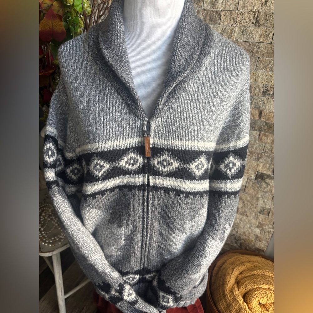 Gray Patterned Men's Cardigan Sweater - Picture 2 of 8